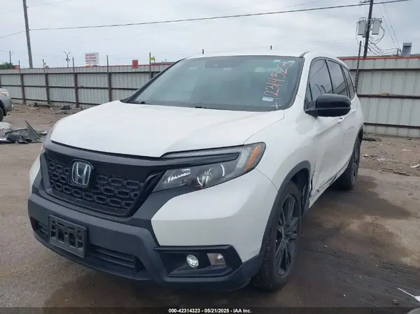 5FNYF7H23MB002963 2021 HONDA PASSPORT - Image 2