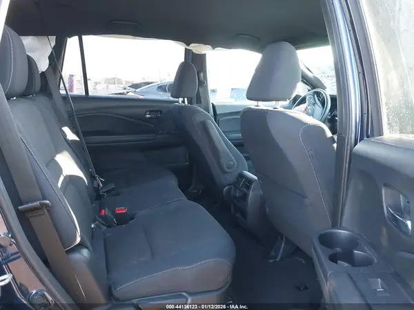 5FNYF7H26KB006843 2019 HONDA PASSPORT - Image 8