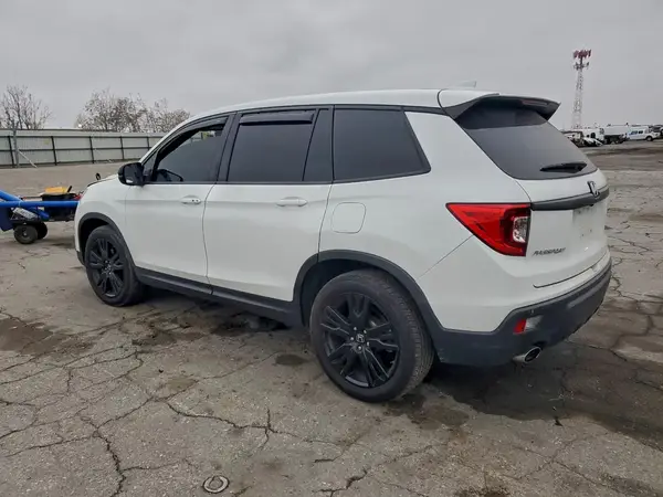 5FNYF7H28LB005520 2020 HONDA PASSPORT - Image 2
