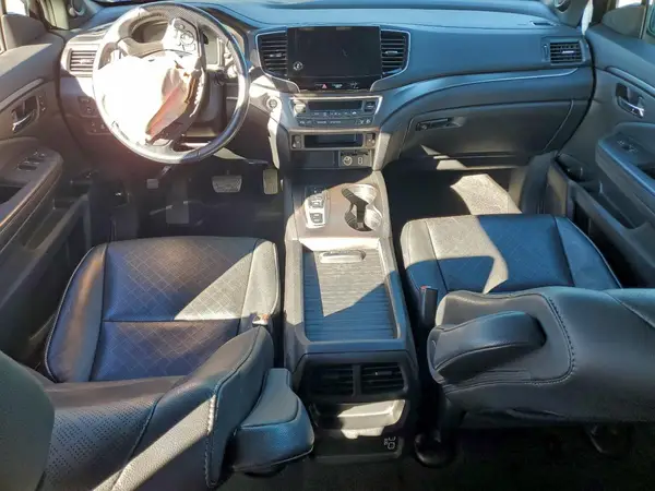 5FNYF7H50KB011062 2019 HONDA PASSPORT - Image 8