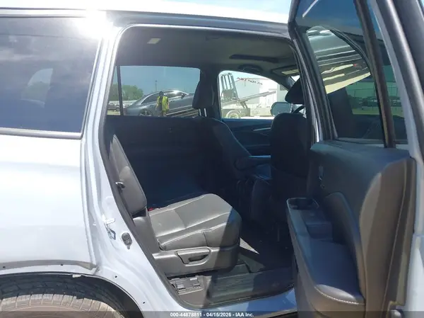 5FNYF7H52NB002500 2022 HONDA PASSPORT - Image 8