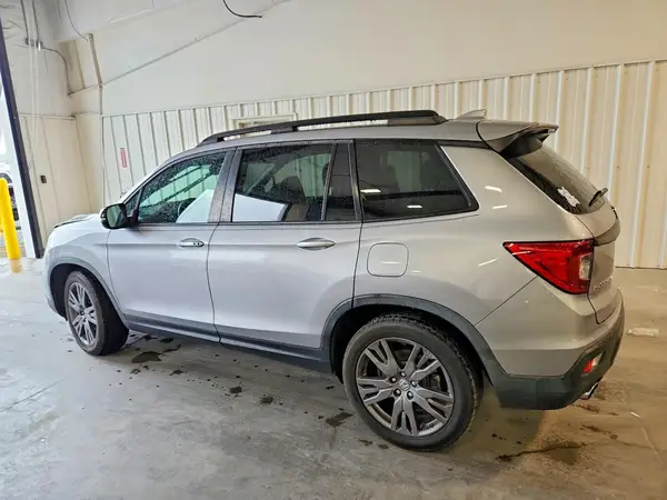 5FNYF7H55LB004707 2020 HONDA PASSPORT - Image 2
