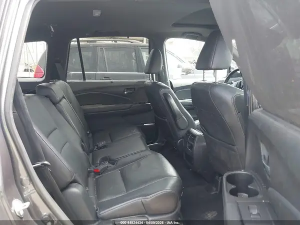 5FNYF7H56KB008523 2019 HONDA PASSPORT - Image 8