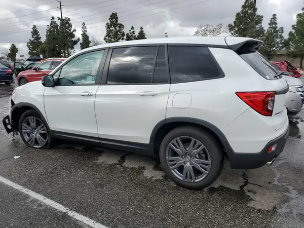 5FNYF7H57LB000500 2020 HONDA PASSPORT - Image 2