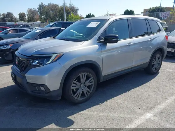 5FNYF7H57LB003025 2020 HONDA PASSPORT - Image 2