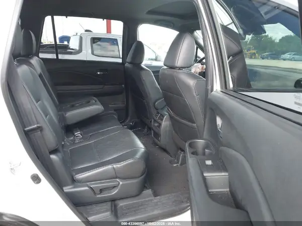 5FNYF7H57MB003012 2021 HONDA PASSPORT - Image 8