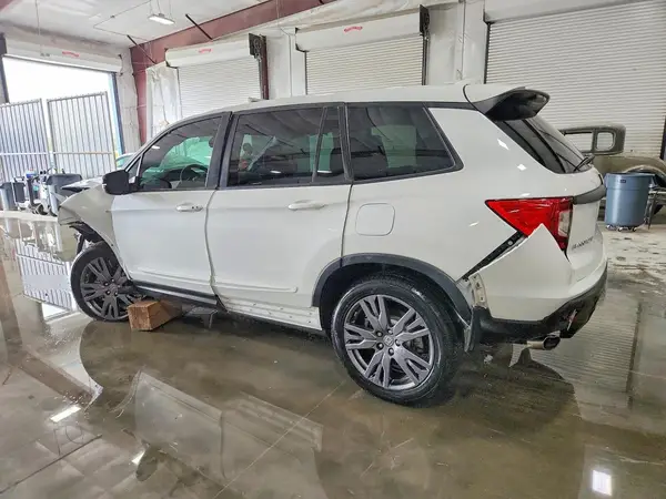 5FNYF7H58MB012172 2021 HONDA PASSPORT - Image 2