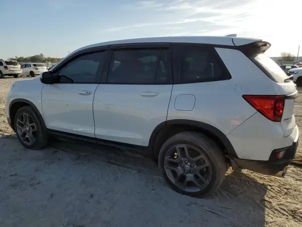 5FNYF7H58NB002422 2022 HONDA PASSPORT - Image 2