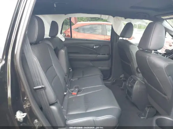 5FNYF7H5XKB007844 2019 HONDA PASSPORT - Image 8