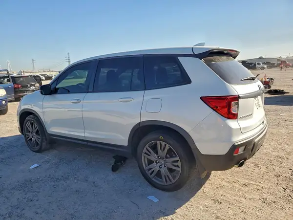 5FNYF7H5XKB011585 2019 HONDA PASSPORT - Image 2