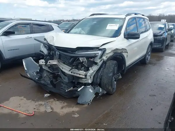 5FNYF7H98KB001396 2019 HONDA PASSPORT - Image 2