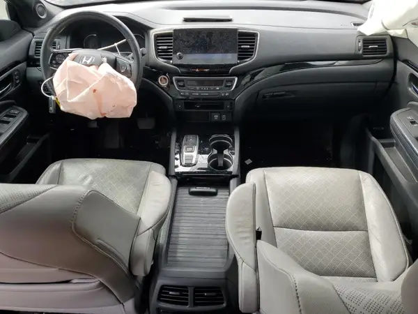 5FNYF7H98KB004413 2019 HONDA PASSPORT - Image 8
