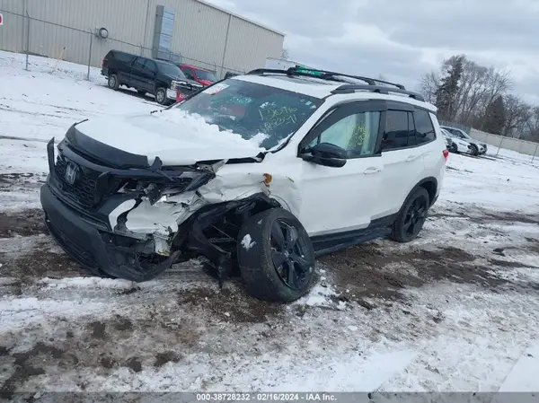 5FNYF8H01MB001928 2021 HONDA PASSPORT - Image 2