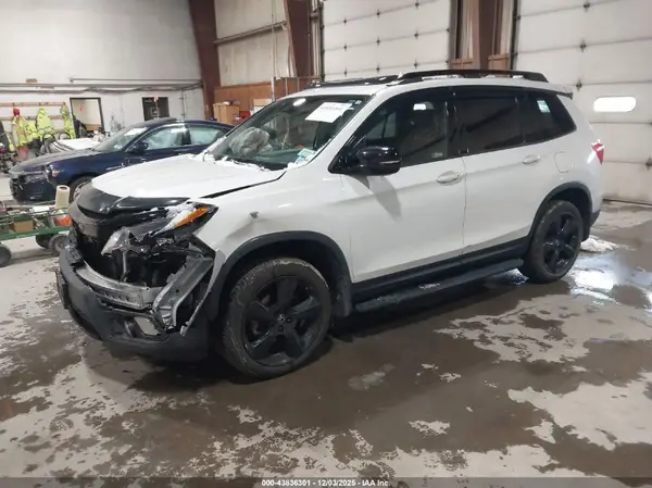 5FNYF8H01MB004702 2021 HONDA PASSPORT - Image 2