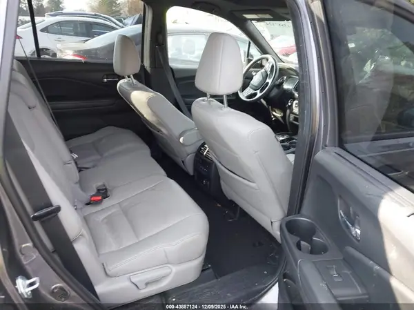 5FNYF8H01MB012279 2021 HONDA PASSPORT - Image 8
