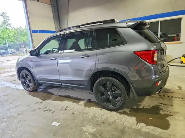 5FNYF8H01MB030104 2021 HONDA PASSPORT - Image 2