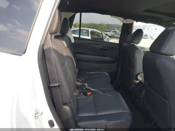 5FNYF8H01NB008444 2022 HONDA PASSPORT - Image 8