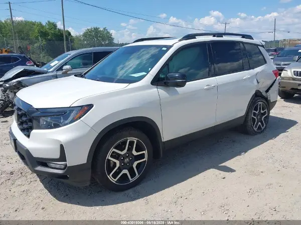 5FNYF8H01PB005336 2023 HONDA PASSPORT - Image 2