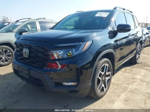 5FNYF8H01PB005725 2023 HONDA PASSPORT - Image 2