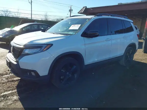5FNYF8H02MB027163 2021 HONDA PASSPORT - Image 2