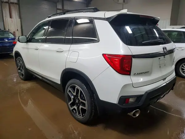 5FNYF8H02PB023862 2023 HONDA PASSPORT - Image 2