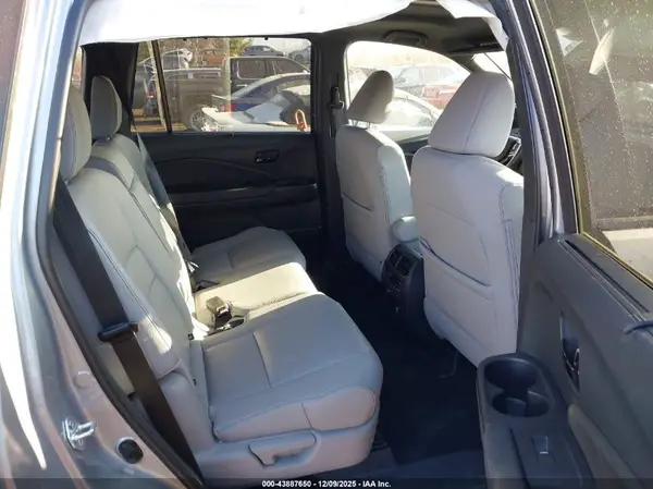 5FNYF8H03NB012088 2022 HONDA PASSPORT - Image 8