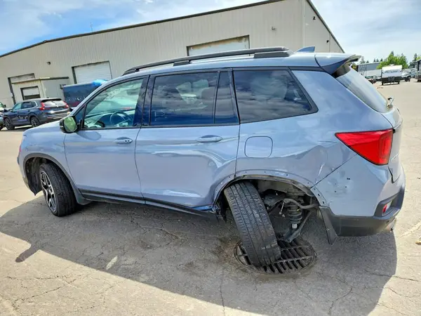 5FNYF8H03NB014519 2022 HONDA PASSPORT - Image 2
