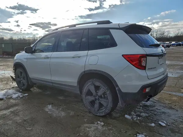 5FNYF8H04MB020389 2021 HONDA PASSPORT - Image 2
