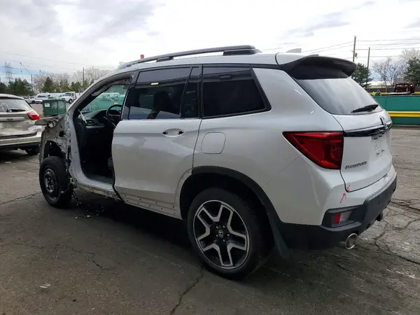 5FNYF8H04NB009409 2022 HONDA PASSPORT - Image 2