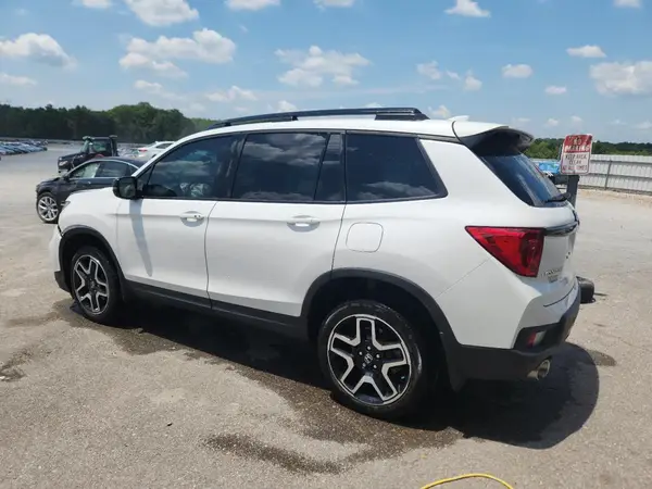 5FNYF8H05PB037156 2023 HONDA PASSPORT - Image 2