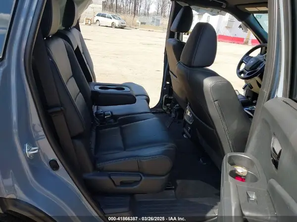 5FNYF8H06NB002414 2022 HONDA PASSPORT - Image 8