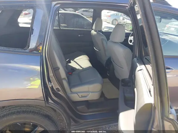 5FNYF8H07LB015637 2020 HONDA PASSPORT - Image 8