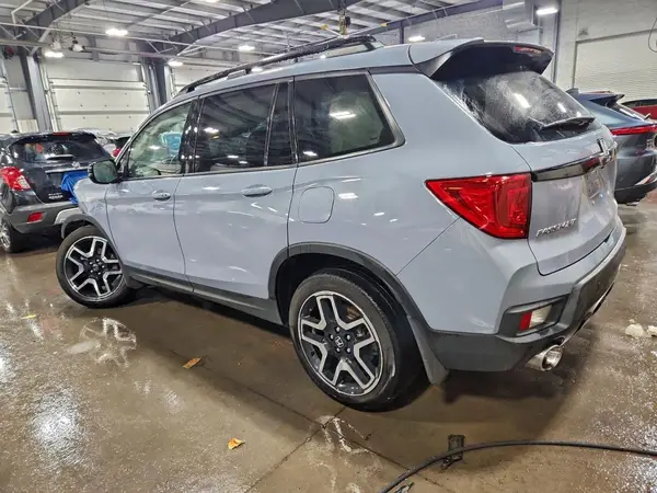 5FNYF8H07NB006178 2022 HONDA PASSPORT - Image 2