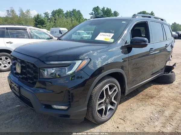 5FNYF8H07PB038390 2023 HONDA PASSPORT - Image 2