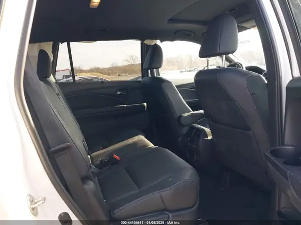 5FNYF8H08KB025592 2019 HONDA PASSPORT - Image 8