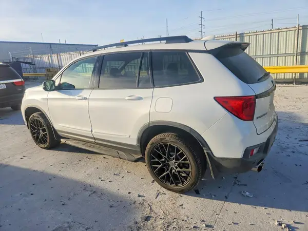 5FNYF8H08NB029842 2022 HONDA PASSPORT - Image 2