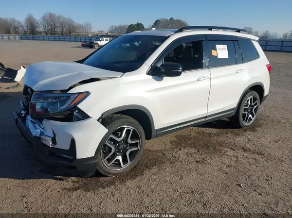 5FNYF8H08PB013532 2023 HONDA PASSPORT - Image 2