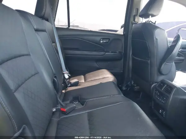 5FNYF8H09KB017887 2019 HONDA PASSPORT - Image 8
