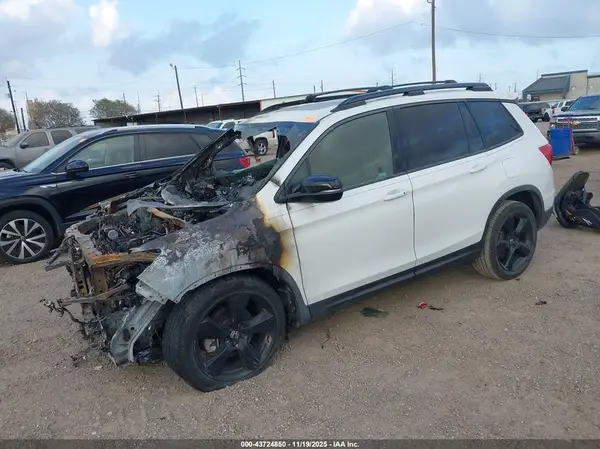5FNYF8H09MB002163 2021 HONDA PASSPORT - Image 2