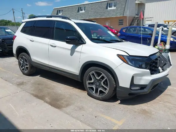 5FNYF8H09NB018378 2022 HONDA PASSPORT - Image 1
