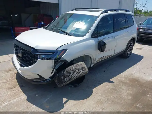 5FNYF8H09NB018378 2022 HONDA PASSPORT - Image 2