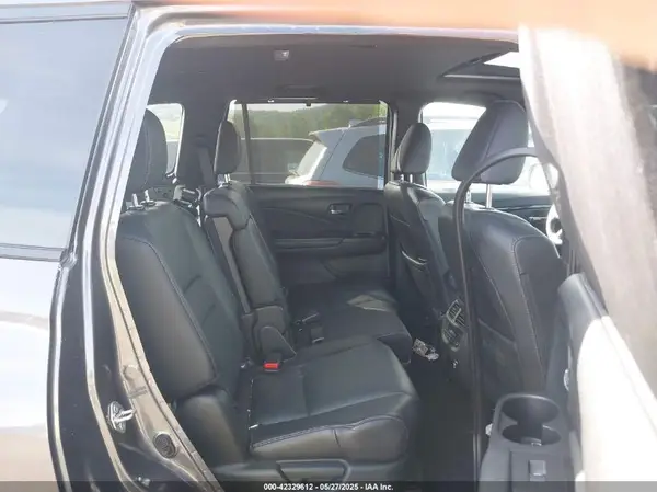 5FNYF8H0XKB030776 2019 HONDA PASSPORT - Image 8