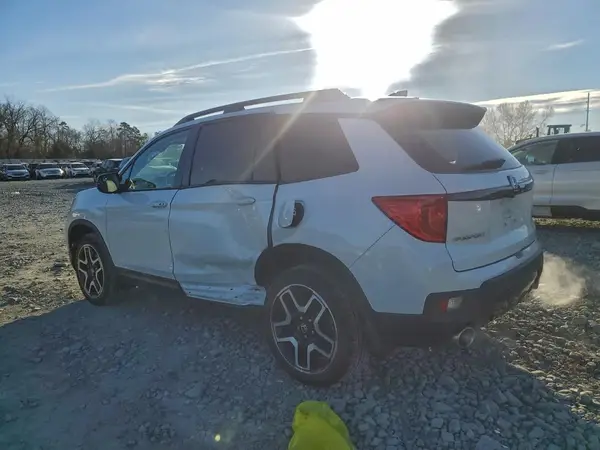 5FNYF8H0XNB010614 2022 HONDA PASSPORT - Image 2