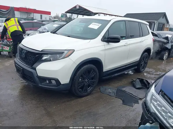 5FNYF8H23KB010306 2019 HONDA PASSPORT - Image 2
