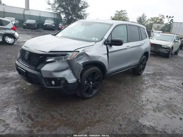 5FNYF8H27MB002907 2021 HONDA PASSPORT - Image 2