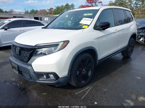 5FNYF8H2XKB017818 2019 HONDA PASSPORT - Image 2
