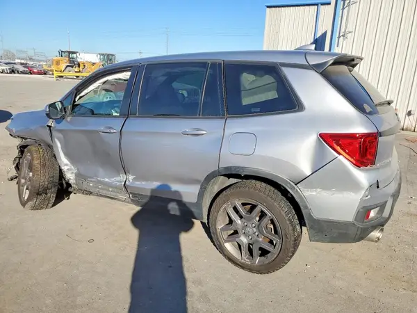 5FNYF8H50NB008642 2022 HONDA PASSPORT - Image 2