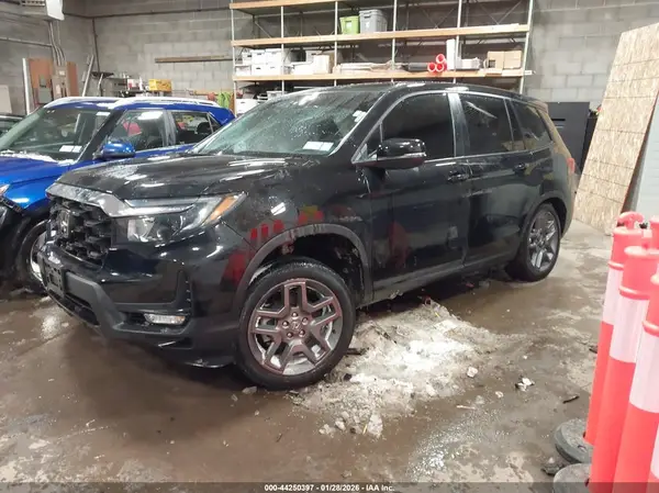 5FNYF8H50PB035813 2023 HONDA PASSPORT - Image 2