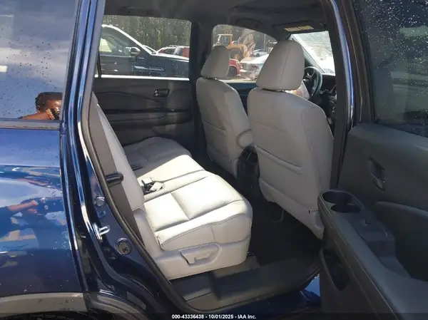 5FNYF8H51NB010125 2022 HONDA PASSPORT - Image 8