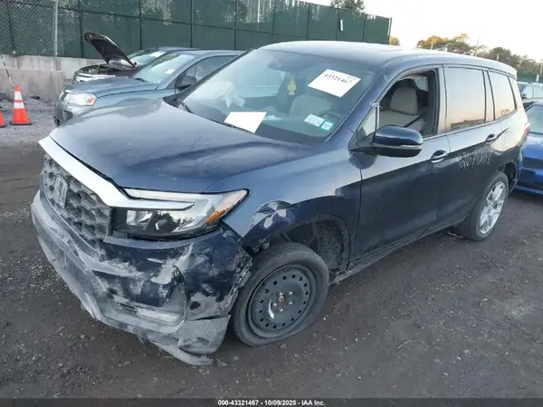 5FNYF8H51RB009370 2024 HONDA PASSPORT - Image 2
